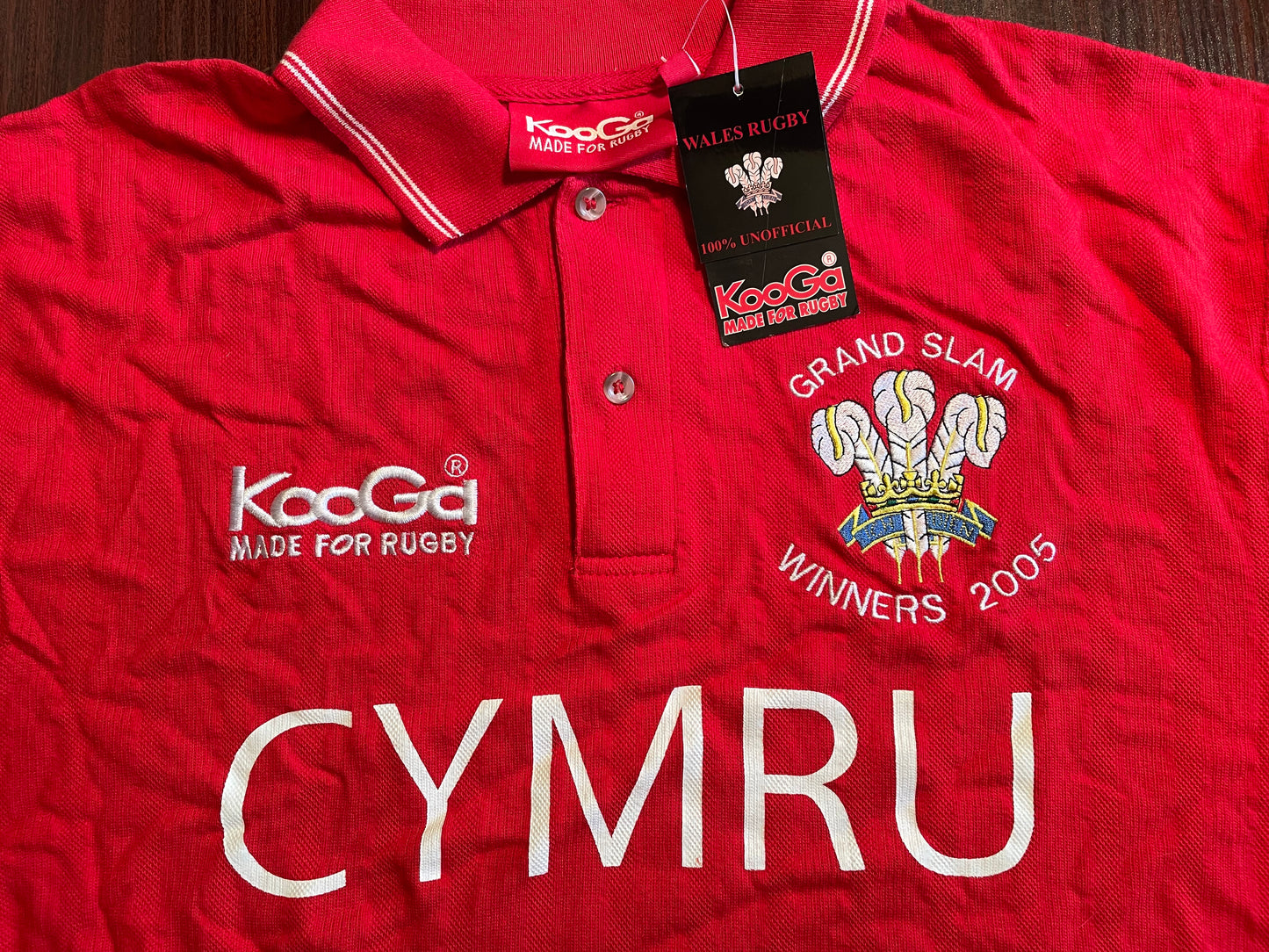 Wales Rugby Shirt 2005 (excellent) Adults Medium. Height 30 inches