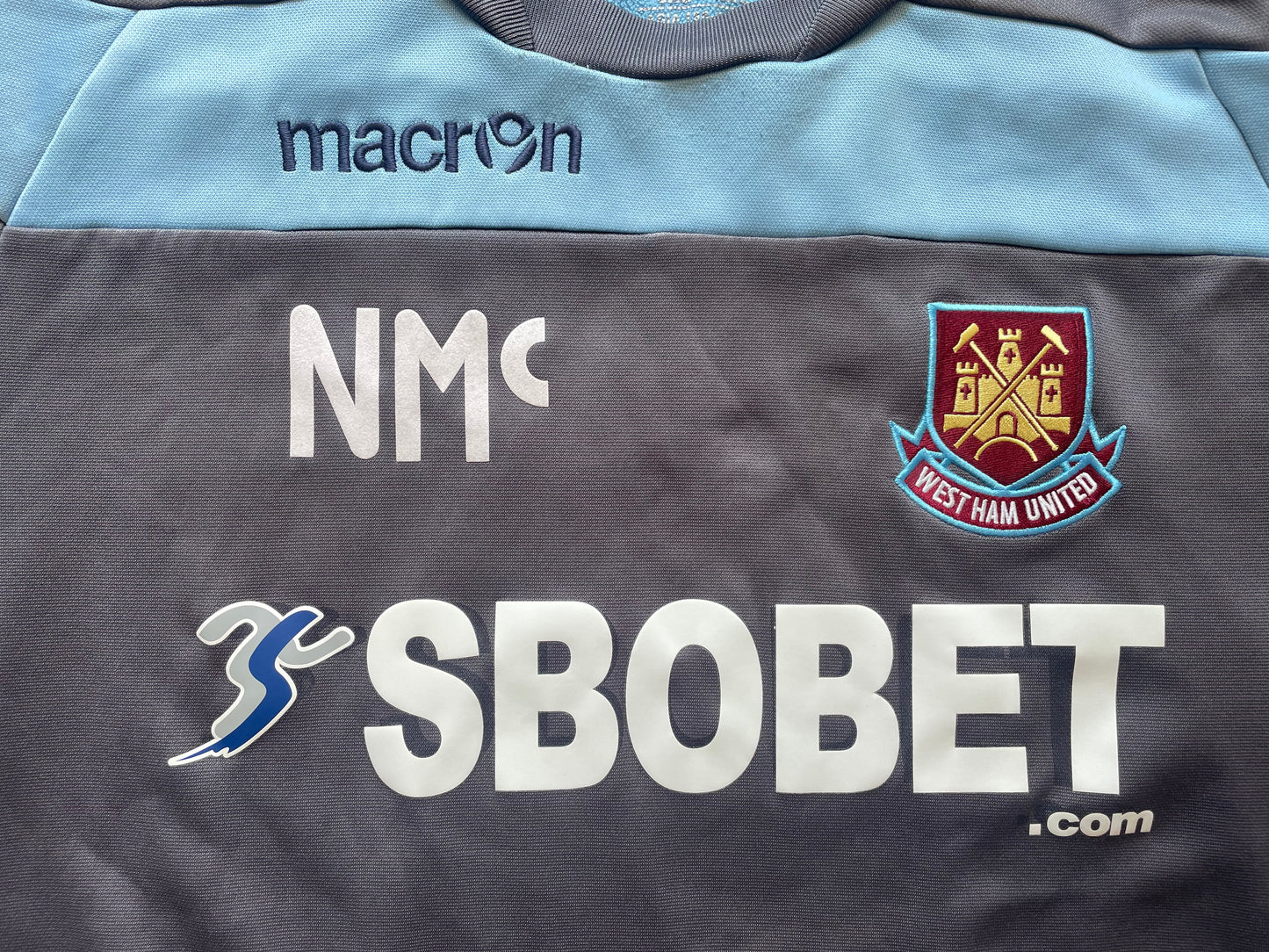 West Ham Player Issue Training Shirt 2010/11 (average) Adults 2XL