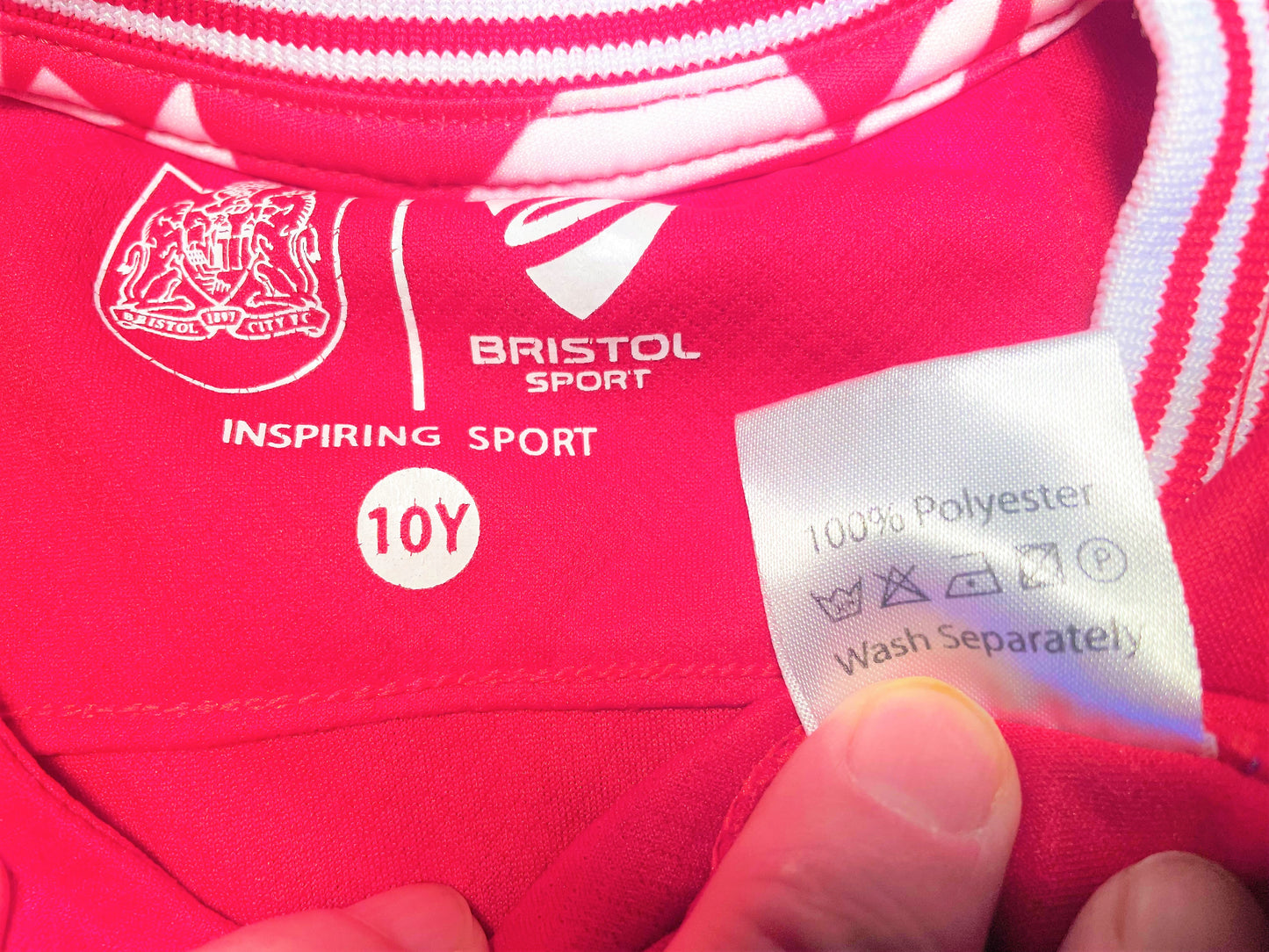 Bristol City Home Shirt 2016 (excellent) Childs 10 years. Height 19 inches