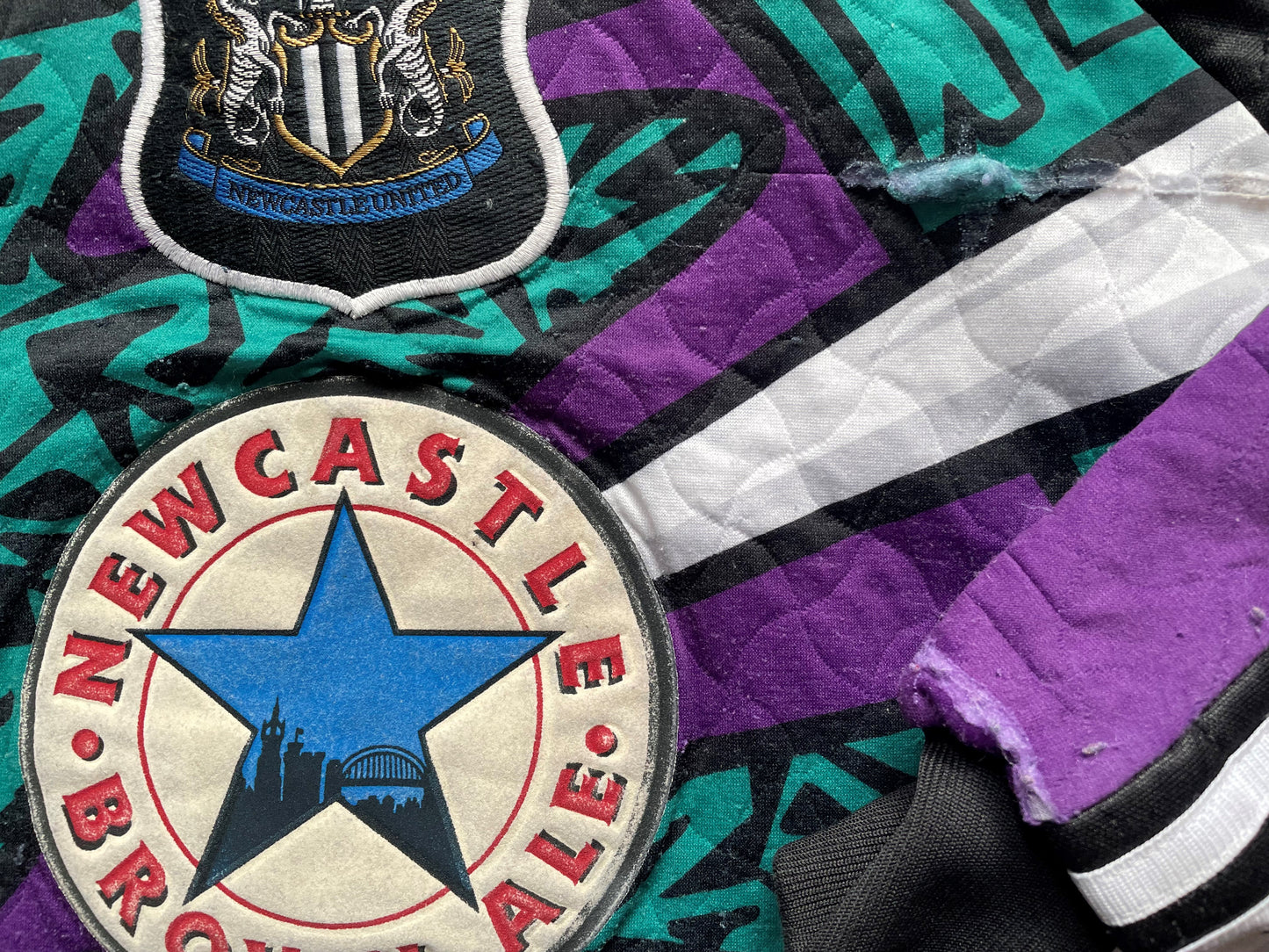 Newcastle Goalkeeper Shirt 1995-96 (poor) Adults XSmall. Height 22 inches