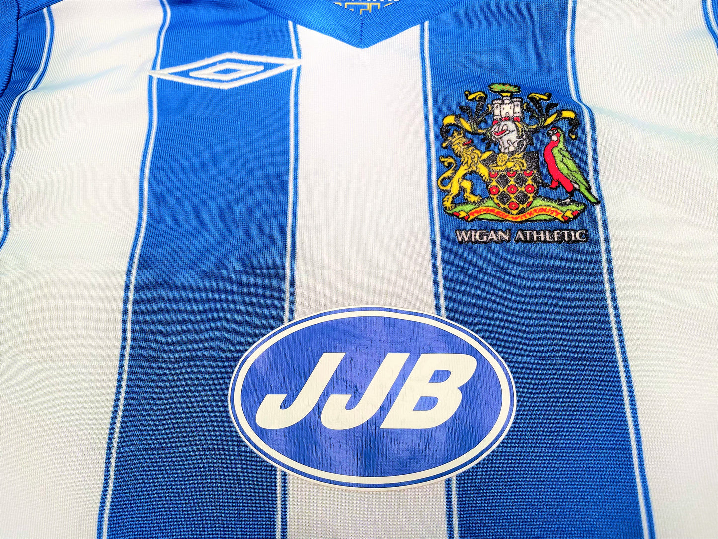Wigan Home Shirt 2007 (excellent) 6 to 7 years. Height 17 inches
